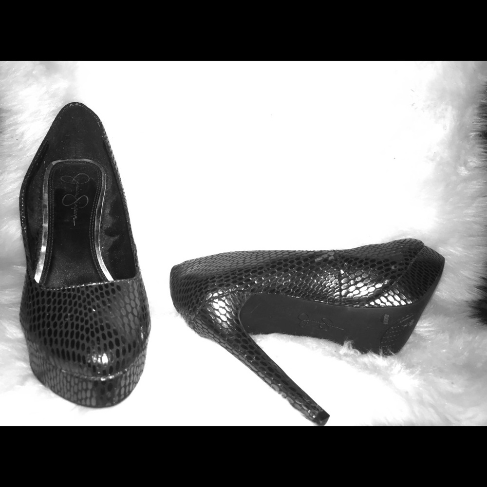 Jessica Simpson Sz 8 Pewter Pumps